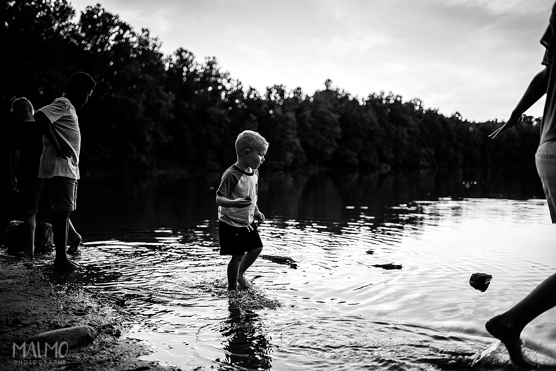 indianapolis family photographer, family photography, family of 8, toddler, outdoor photography, fishers, carmel, lake photo